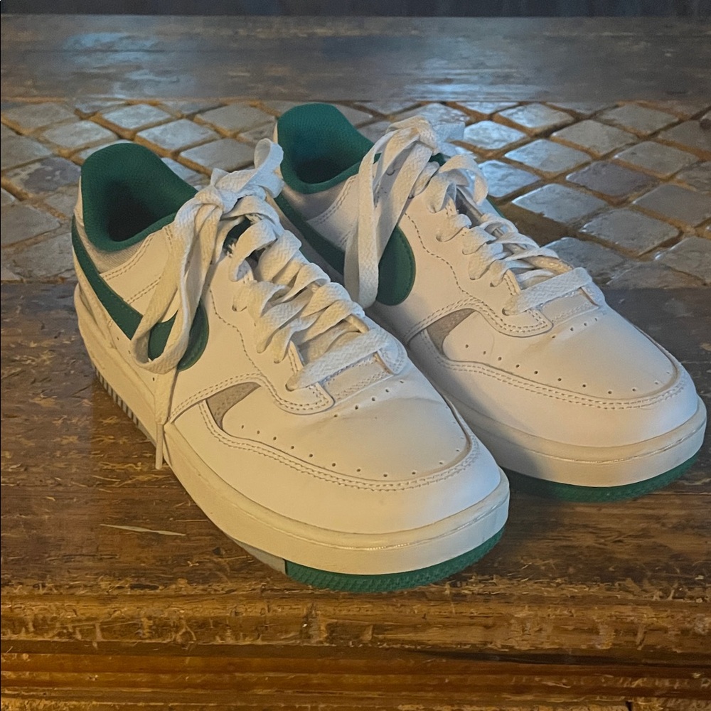 Nike  White and green Sneakers
